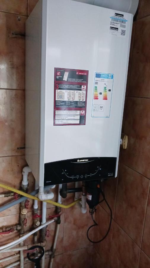 Sara 3 Dormitoare Nu Primesc Santieristi Si Petrecareti Vila Bucareste Exterior foto